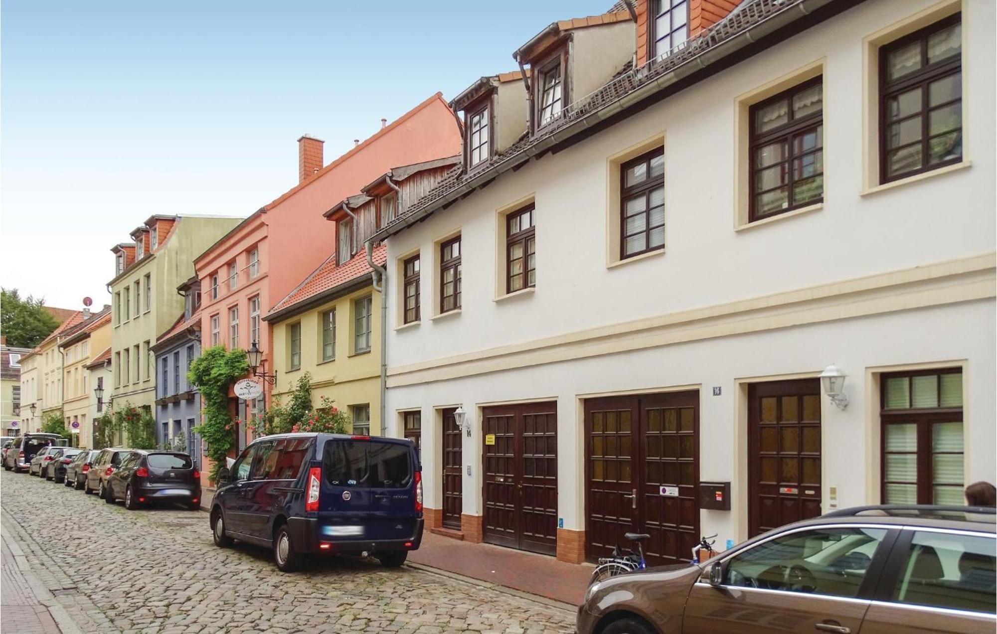 Cozy In With Sauna Wismar